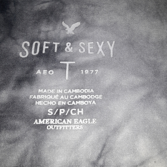 Set of 3 tee shirt tops, womens sz small - Picture 5 of 7